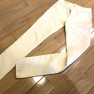 White skinny jeans